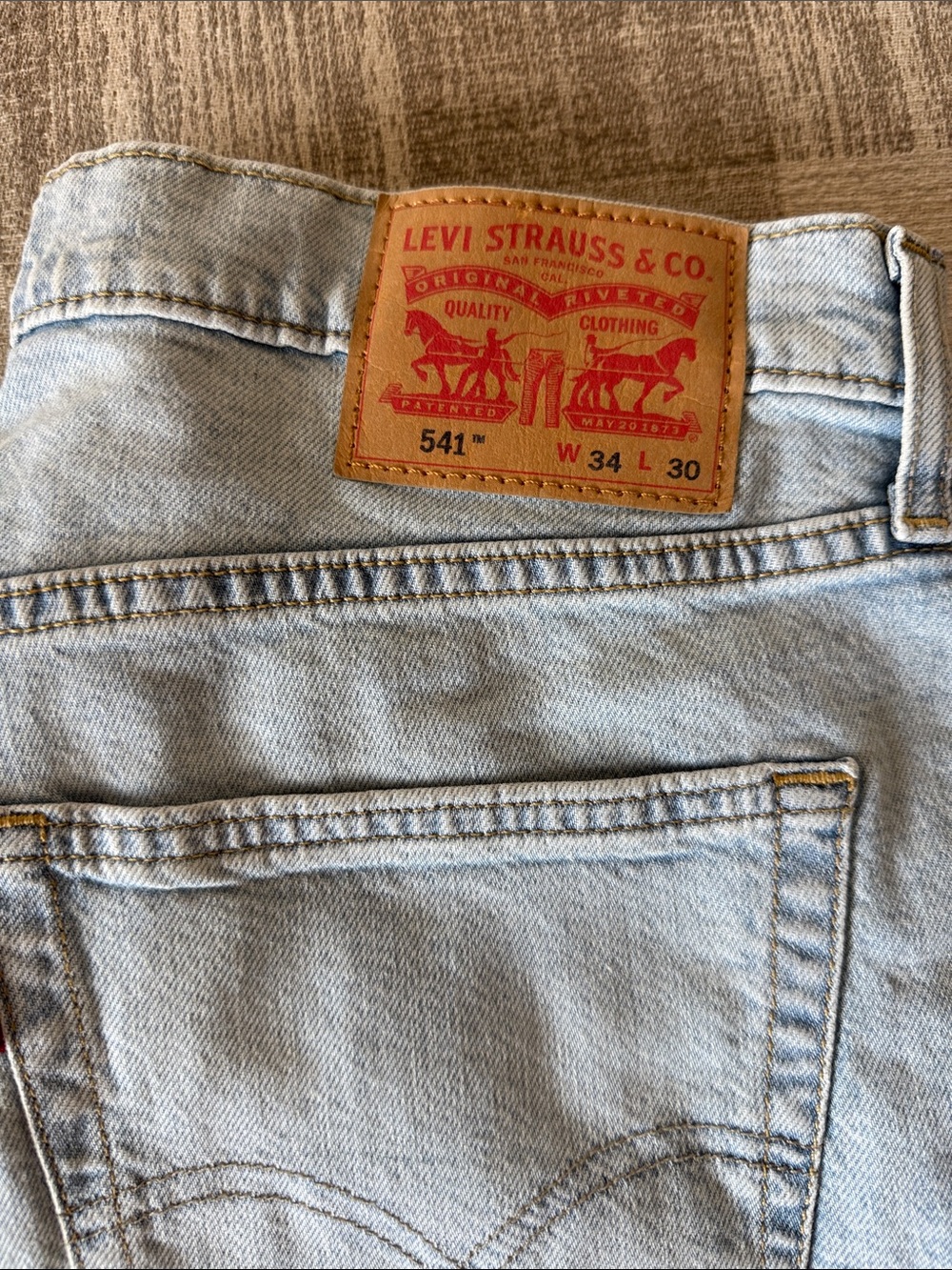 Levi’s | 541 Athletic Taper Men’s Jeans Light Wash Blue Size 34x30 - Picture 2 of 3